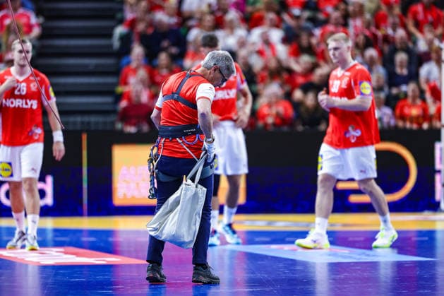 15.05.2026, xIAJx, Handball, Länderspiel, Testspiel, Dänemark - Deutschland, Royal Arena Kopenhagen:Der Spielball wurde auf besondere Weise geliefert Dänemark