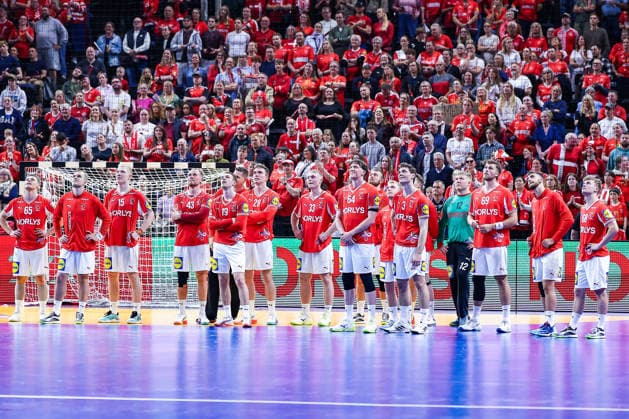 15.05.2026, xIAJx, Handball, Länderspiel, Testspiel, Dänemark - Deutschland, Royal Arena Kopenhagen: Line-up Dänemark L-R Frederik Bjerre (Dänemark 65) Johan Hansen (Dänemark 26) Magnus Saugstrup (Dänemark 15) Simon Pytlick (Dänemark 43) Mathias Gidsel (Dänemark 19) Kevin Möller (Dänemark 20) Lasse Andersson (Dänemark 28) Emil Bergholt (Dänemark 33) Lasse Möller (Dänemark 64) Thomas Arnoldsen (Dänemark 42) Hjalte Lykke (Dänemark 37) Emil Jakobsen (Dänemark 7) Niclas Kirkelökke (Dänemark 3) Emil Nielsen (Dänemark 12) Steven Plucnar (Dänemark 69) Mads Hoxer (Dänemark 38) Victor Norlyk (Dänemark 68) Dänemark