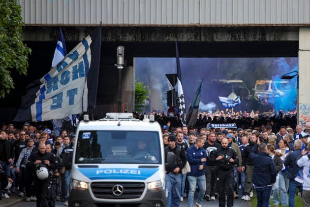 16.05.2026, GER, Fussball, Herren, 3. Liga, Saison 2025 2026, MSV Duisburg - Viktoria Köln der Fanmarsch des MSV Duisburg vor dem Spiel Duisburg schauinsland-reisen-Arena Nordrhein-Westfalen Deutschland Copyright: xAdrianxSchlüterx