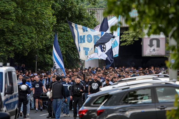 16.05.2026, GER, Fussball, Herren, 3. Liga, Saison 2025 2026, MSV Duisburg - Viktoria Köln der Fanmarsch des MSV Duisburg vor dem Spiel Duisburg schauinsland-reisen-Arena Nordrhein-Westfalen Deutschland Copyright: xAdrianxSchlüterx