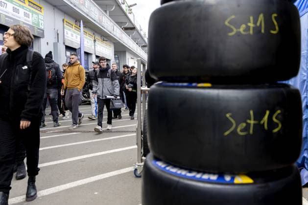 NÜRBURG - Race fans in the Nürburgring paddock. Max Verstappen is participating in the 24 Hours of Nürburgring together with his teammates Austrian Lucas Auer, Andorran Jules Gounon, and Spaniard Daniel Juncadella. SANDER KONING ANP xVIxANPxSportx xxANPxIVx 558430303 originalFilename: 558430303.jpg