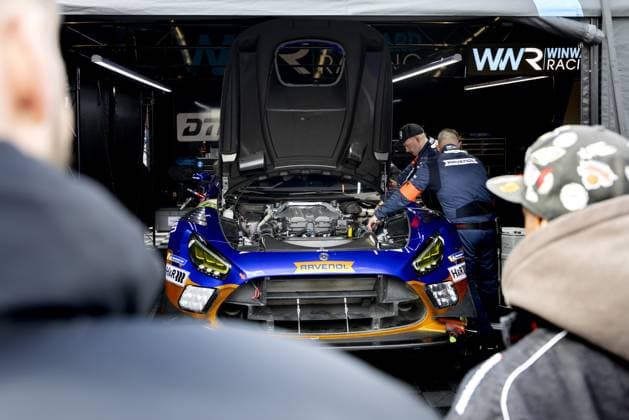 NÜRBURG - Race fans view the cars in the Nürburgring paddock. Max Verstappen is participating in the Nürburgring 24 Hours together with his teammates Austrian Lucas Auer, Andorran Jules Gounon, and Spaniard Daniel Juncadella. SANDER KONING ANP xVIxANPxSportx xxANPxIVx 558430319 originalFilename: 558430319.jpg