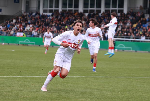 16.05.26 Finale Deutsche Meisterschaft B-Junioren U17, U 17 TSG 1899 Hoffenheim - U17 VfB Stuttgart Deutschland, Sinsheim, 16.05.2026, Fussball, Saison 2025 2026, U17-DFB-Nachwuchsliga, Finale Deutsche Meisterschaft B-Junioren, U17 VfB Stuttgart - U17 TSG 1899 Hoffenheim: Malik Mosrati 0:1 Torschütze VFB jubelt.
