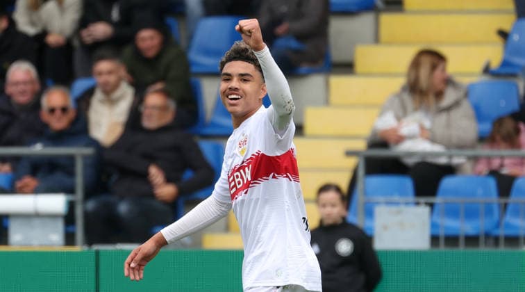 16.05.2026, Deutschland, Sinsheim Fußball Finale DM B-Junioren, TSG 1899 Hoffenheim vs. VfB Stuttgart , Torschütze Malik Mosrati (VfB,) jubelt über sein Tor zum 0:1