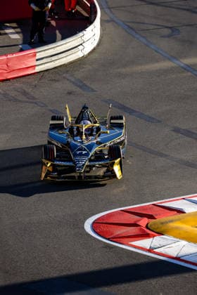 Taylor Barnard (DS Penske, 77) erstes freies Training Free Practice 1, ABB FIA Formula E World Championship, WM, Weltmeisterschaft Monaco e-Prix 2026, Monte Carlo, Saison 12 2025 26, Runde 9, 16.05.2026, ABB FIA Formula E World Championship, Monaco e-Prix 2026, Monte Carlo, Saison 12 2025 26, Runde 9, 16.05.2026 Monte Carlo Copyright: xEibner-Pressefoto LauraxRoemerx EP_LRR