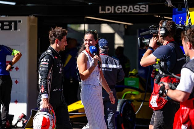 Mitch Evans (Jaguar TCS Racing, 09) im Interview mit Alexa Rendell (presenter Formel E) nach zweites freies Training Free Practice 2, ABB FIA Formula E World Championship, WM, Weltmeisterschaft Monaco e-Prix 2026, Monte Carlo, Saison 12 2025 26, Runde 9, 16.05.2026, ABB FIA Formula E World Championship, Monaco e-Prix 2026, Monte Carlo, Saison 12 2025 26, Runde 9, 16.05.2026 Monte Carlo Copyright: xEibner-Pressefoto LauraxRoemerx EP_LRR