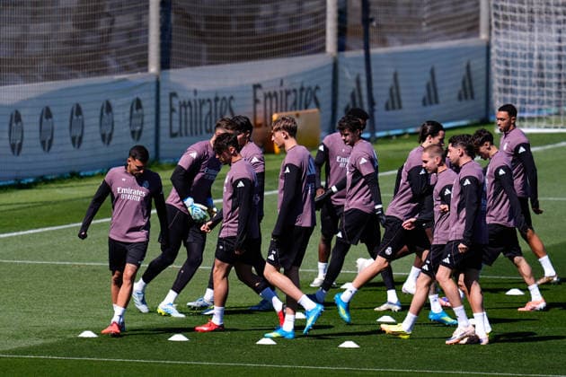 May 16, 2026, Valdebebas, Madrid, Spain: Franco Mastantuono, Federico Valverde and Dani Ceballos during the training day of Real Madrid ahead the Spanish League, LaLiga EA Sports, football match against Sevilla FC at Ciudad Deportiva Real Madrid on May 16, 2026, in Valdebebas, Madrid, Spain. Real Madrid Training Session - Laliga Ea Sports - ZUMAa181 20260516_zaa_a181_034 Copyright: xDennisxAgyemanx