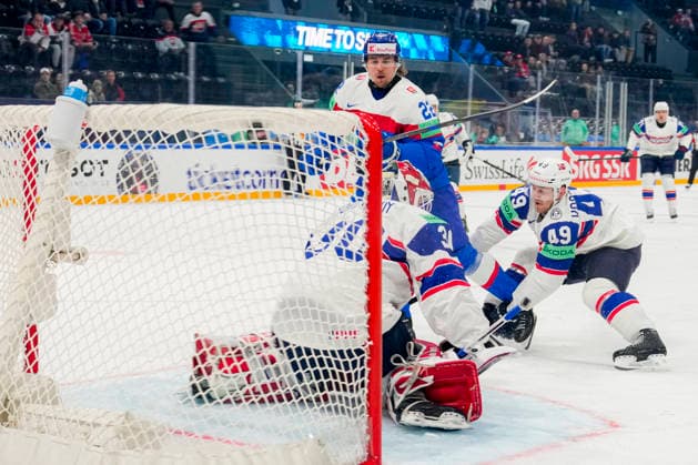 FRIBOURG, SWITZERLAND - MAY 16: Kristian Pospisil of Slovakia C) scores against goalkeeper Tobias Normann of Norway L) and Christian Kaasastul of Norway R) during the 2026 IIHF Ice hockey, Eishockey World Championship, WM, Weltmeisterschaft Switzerland game between Slovakia and Norway at BCF Arena on May 16, 2026 in Fribourg, Fribourg. Fribourg BCF Arena Fribourg Switzerland Copyright: xJustPictures.ch JarixPestelaccix jp-en-EuSpIm-JP6_JAR_Slovakia_Norway_16May2026_00013