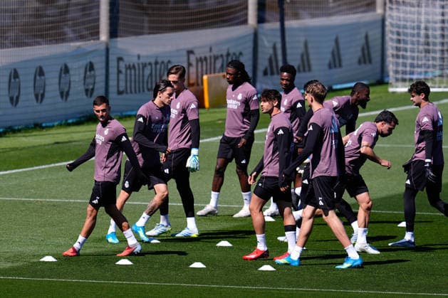 May 16, 2026, Valdebebas, Madrid, Spain: Dani Ceballos and Raul Asencio during the training day of Real Madrid ahead the Spanish League, LaLiga EA Sports, football match against Sevilla FC at Ciudad Deportiva Real Madrid on May 16, 2026, in Valdebebas, Madrid, Spain. Real Madrid Training Session - Laliga Ea Sports - ZUMAa181 20260516_zaa_a181_070 Copyright: xDennisxAgyemanx