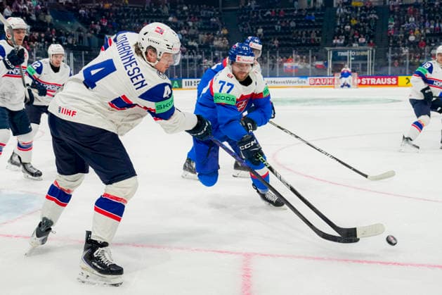 FRIBOURG, SWITZERLAND - MAY 16: Johannes Johannesen of Norway L) against Martin Fasko-rudas of Slovakia R) during the 2026 IIHF Ice hockey, Eishockey World Championship, WM, Weltmeisterschaft Switzerland game between Slovakia and Norway at BCF Arena on May 16, 2026 in Fribourg, Fribourg. Fribourg BCF Arena Fribourg Switzerland Copyright: xJustPictures.ch JarixPestelaccix jp-en-EuSpIm-JP6_JAR_Slovakia_Norway_16May2026_00020