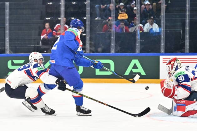 L-R Christian Kaasastul (NOR), scoring Kristian Pospisil (SVK) and goalkeeper Tobias Normann (NOR) in action during the 2026 IIHF World Championship, WM, Weltmeisterschaft Group B, match Slovakia vs Norway, on May 16, 2026, Fribourg, Switzerland. (CTKxPhoto RadekxPetrasek) CTKPhotoP2026051602533  CTKPhotoP2026051602533