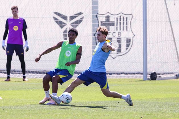 May 16, 2026, Sant Joan Despi, Barcelona, SPAIN: Alejandro Balde and Fermin Lopez during the training day of FC Barcelona, Barca ahead the Spanish League, Laliga EA Sports, football match against Real Betis at Ciudad Esportiva Joan Gamper on May 16, 2026 in Sant Joan Despi, Barcelona, Spain. Sant Joan Despi SPAIN - ZUMAa181 20260516_zaa_a181_089 Copyright: xJavierxBorregox