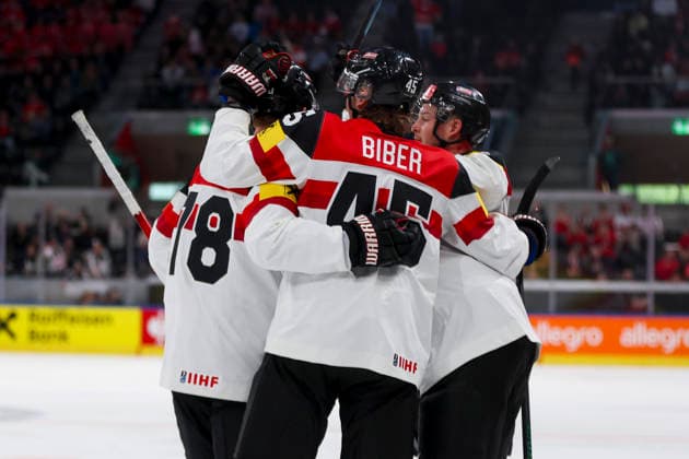 Ice hockey, Eishockey - IIHF WC 2026 ZURICH,SWITZERLAND,16.MAY.26 - ICE HOCKEY - IIHF Ice Hockey World Championship, WM, Weltmeisterschaft 2026, group stage, Austria vs Great Britain. Image shows the rejoicing of AUT.  GEPAxpictures xMaticxKlansek