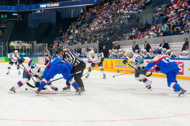 FRIBOURG, SWITZERLAND - MAY 16: Tinus Luc Koblar of Norway L) at the face-off against Kristian Pospisil of Slovakia 2nd L) during the 2026 IIHF Ice hockey, Eishockey World Championship, WM, Weltmeisterschaft Switzerland game between Slovakia and Norway at BCF Arena on May 16, 2026 in Fribourg, Fribourg. Fribourg BCF Arena Fribourg Switzerland Copyright: xJustPictures.ch JarixPestelaccix jp-en-EuSpIm-JP6_JAR_Slovakia_Norway_16May2026_00054