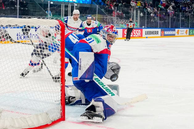 FRIBOURG, SWITZERLAND - MAY 16: goalkeeper Samuel Hlavaj of Slovakia saves during the 2026 IIHF Ice hockey, Eishockey World Championship, WM, Weltmeisterschaft Switzerland game between Slovakia and Norway at BCF Arena on May 16, 2026 in Fribourg, Fribourg. Fribourg BCF Arena Fribourg Switzerland Copyright: xJustPictures.ch JarixPestelaccix jp-en-EuSpIm-JP6_JAR_Slovakia_Norway_16May2026_00058