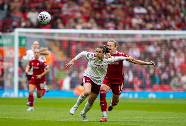 Football - FA Women™s Super League - Liverpool FC Women v Arsenal FC Women LIVERPOOL, ENGLAND - Saturday, May 16, 2026: Arsenal s Laia Codina (L) is challenged by Liverpool s Beata Olsson during the FA Women™s Super League match between Liverpool FC Women and Arsenal FC Women at Anfield. (Photo by David Rawcliffe Propaganda) LIVERPOOL Anfield MERSEYSIDE ENGLAND  Copyright: xPropagandax P2026-05-16-Liverpool_W_Arsenal_W-3