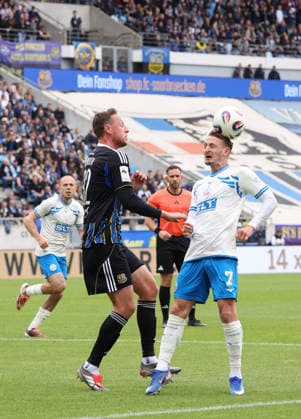 16.05.2026, Fussball, Herren, 3. Liga, Saison 2025 2026, 1. FC Saarbrücken - FC Hansa Rostock, Robin Bormuth (1. FC Saarbruecken) Nico Neidhart (FC Hansa Rostock) Saarbrücken Ludwigsparkstadion Saarland Deutschland (DEU) Copyright: xFabianxKleerx