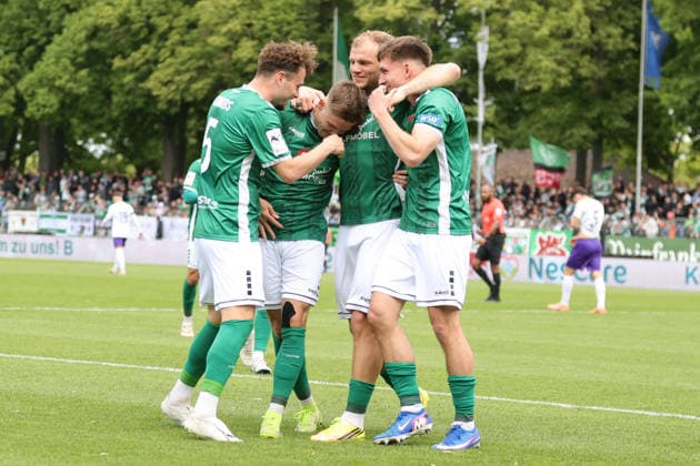16.05.2026, Fussball, Herren, Dritte Liga, 38. Spieltag 3. Liga Saison 2025 2026: FC Schweinfurt 05 - FC Erzgebirge Aue Schweinfurter Jubel nach dem 1:0 durch Sebastian Müller (FC Schweinfurt 05, 37) Schweinfurt Riedel Bau Arena im Sachs-Stadio Bayern Unterfranken Deutschland