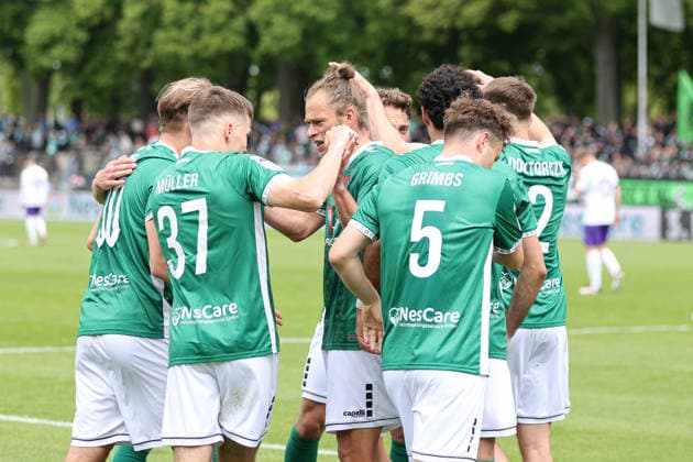 16.05.2026, Fussball, Herren, Dritte Liga, 38. Spieltag 3. Liga Saison 2025 2026: FC Schweinfurt 05 - FC Erzgebirge Aue Schweinfurter Jubel nach dem 1:0 durch Sebastian Müller (FC Schweinfurt 05, 37) Schweinfurt Riedel Bau Arena im Sachs-Stadio Bayern Unterfranken Deutschland