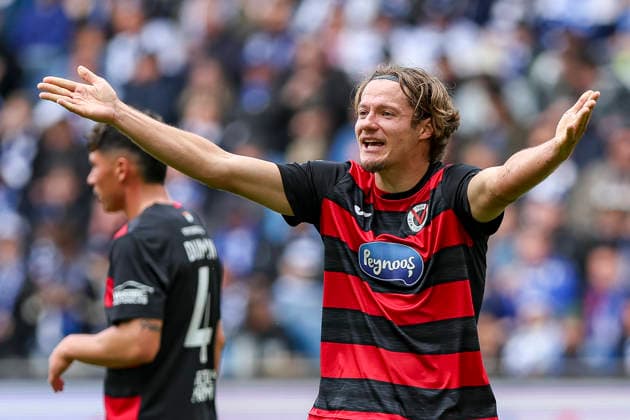 16.05.2026, GER, Fussball, Herren, 3. Liga, Saison 2025 2026, MSV Duisburg - Viktoria Köln Tobias Eisenhuth (Viktoria Köln) gestikuliert, Gestik und Mimik Duisburg schauinsland-reisen-Arena Nordrhein-Westfalen Deutschland Copyright: xAdrianxSchlüterx