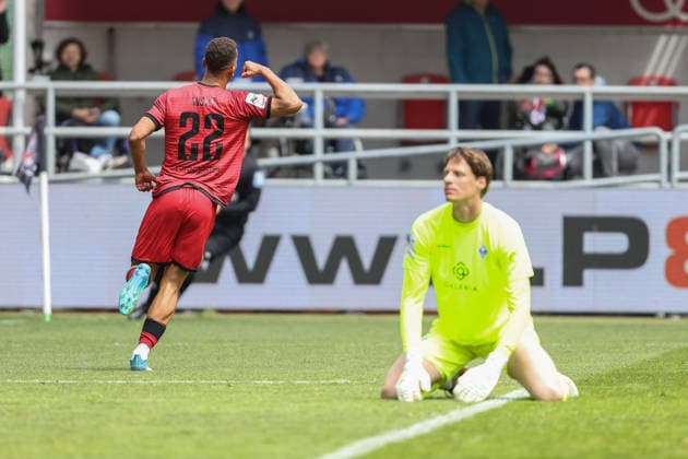 3. Liga; FC Ingolstadt 04 - SV Waldhof Mannheim; Tor Jubel Treffer 2:0 Marcel Costly (22, FCI) Torwart Nijhuis Thijmen (1 SVWM) 3. Liga - FC Ingolstadt 04 Saison 2025 2026 SV Waldhof Mannheim;