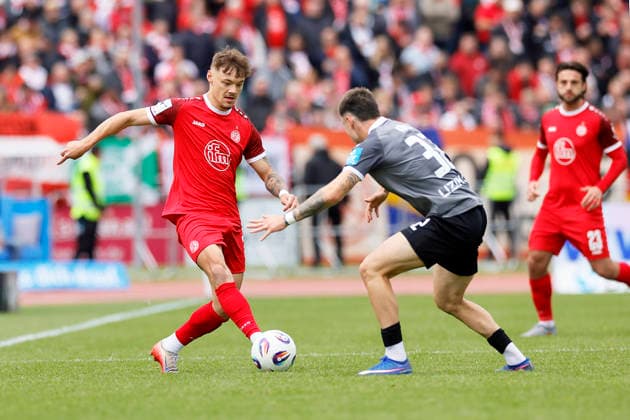 Fußball 3. Liga 38. Spieltag SSV Ulm - Rot-Weiss Essen am 16.05.2026 Im Donaustadion in Ulm Jannik Hofmann ( Rot-Weiss Essen )