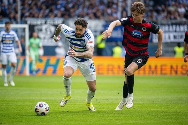 3.Liga MSV Duisburg - Viktoria Köln ** NUR FÜR REDAKTIONELLE ZWECKE ** EDITORIAL USE ONLY **<p>Fußball 3.Liga MSV Duisburg - Viktoria Köln am 16.05.26 in der Schauinsland-Reisen Arena in Duisburg Lex Tyger Lobinger ( Duisburg ),links - Tim Kloss (Viktoria Köln ),rechts Duisburg Copyright: JakobxKlos