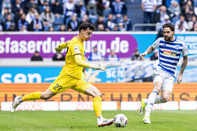 3.Liga: MSV Duisburg - FC Viktoria Köln; 16.05.2026 Arne Schulz (FC Viktoria Köln, 27) 3.Liga: MSV Duisburg - FC Viktoria Köln; Schauinsland-Reisen-Arena, Duisburg, 16.05.2026 DFB regulations prohibit any use of photographs as image sequences and or quasi video. Copyright: xBEAUTIFULxSPORTS Buriakovx