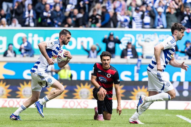 3.Liga: MSV Duisburg - FC Viktoria Köln; 16.05.2026 MSV Duisburg bejubelt das Tor, 1:1 durch Joshua Bitter (MSV Duisburg, 29) 3.Liga: MSV Duisburg - FC Viktoria Köln; Schauinsland-Reisen-Arena, Duisburg, 16.05.2026 DFB regulations prohibit any use of photographs as image sequences and or quasi video. Copyright: xBEAUTIFULxSPORTS Buriakovx