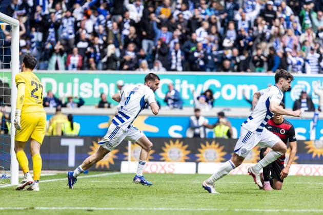3.Liga: MSV Duisburg - FC Viktoria Köln; 16.05.2026 MSV Duisburg bejubelt das Tor, 1:1 durch Joshua Bitter (MSV Duisburg, 29) 3.Liga: MSV Duisburg - FC Viktoria Köln; Schauinsland-Reisen-Arena, Duisburg, 16.05.2026 DFB regulations prohibit any use of photographs as image sequences and or quasi video. Copyright: xBEAUTIFULxSPORTS Buriakovx