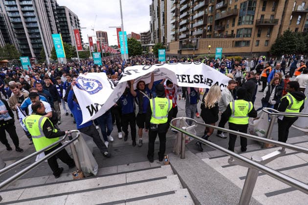 FA Cup Final 2026 16 May 2026, London - Emirates FA Cup Final - Chelsea v Manchester City - Chelsea fans protesting owners BlueCo have to lift their banner over the Wembley stewards - Photo: Charlotte Wilson Offside. London UK Copyright: xCharlottexWilsonx xOffsidexOffside