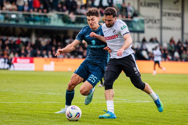 v.l. Thore Jacobsen (TSV 1860 Muenchen, 05), Berkan Taz (SC Verl, 10) GER, SC Verl vs. TSV 1860 Muenchen, Fussball, 3. Liga, 38. Spieltag, Spielzeit 2025 2026, 16.05.2026 DFL Regulations prohibit any use of photographers as image sequences and or quasi-video. GER, SC Verl vs. TSV 1860 Muenchen, Fussball, 3. Liga, 38. Spieltag, Spielzeit 2025 2026, 16.05.2026 Verl Copyright: xEibner-Pressefoto JanxRollingerx EP_JSK