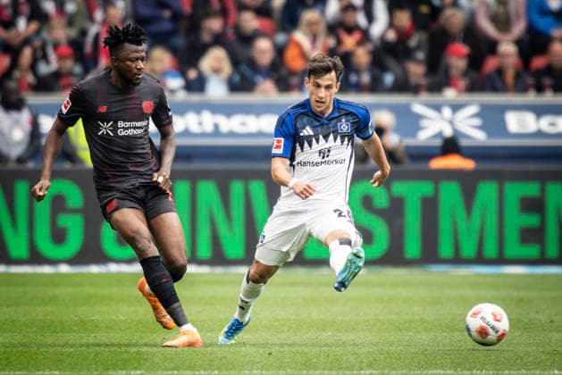 LEVERKUSEN, GERMANY - MAY 16, 2026 : Edmond Tapsoba (Bayer 04 Leverkusen, 12), Nicolas Capaldo (Hamburger SV, 24) during the German Bundesliga match on gameday 34 between Bayer 04 Leverkusen vs. Hamburger SV at BayArena on May 16, 2026 in Leverkusen, Germany. DFL REGULATIONS PROHIBIT ANY USE OF PHOTOGRAPHS AS IMAGE SEQUENCES AND OR QUASI-VIDEO. Northrhine-Westphalia Germany Copyright: xAxelxKohringx