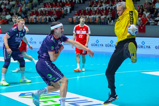 Men s World Cup qualifying match in handball Turkey Norway Ankara 20260516 Norway s Vetle Ronningen and Robin Paulsen Haug before the World Championship qualifying match in men s handball between Turkey and Norway at the THF Spor Complex in Ankara Photo Adem Atlan NTB Ankara Turkey EDITORIAL USE ONLY RESTRICTED USE FOR BETTING COMPANIES  Copyright: xAdemxAltanx xNTBx