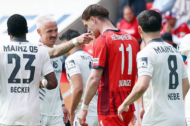 16.05.2026, xrekx, Fussball 1.Bundesliga, 1.FC Heidenheim - FSV Mainz 05 v.l. Torjubel nach dem Tor zum celebrating the goal celebrate 0:1 durch Phillip Tietz (1.FSV Mainz 05) (DFL DFB REGULATIONS PROHIBIT ANY USE OF PHOTOGRAPHS as IMAGE SEQUENCES and or QUASI-VIDEO) Heidenheim