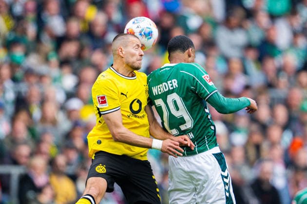 16.05.2026 - Fußball, 2025 2026, 1. Bundesliga, 34. Spieltag, SV Werder Bremen - Borussia Dortmund: (L-R) Waldemar Anton (Dortmund), Jovan Milosevic (Bremen) DFL REGULATIONS PROHIBIT ANY USE OF PHOTOGRAPHS AS IMAGE SEQUENCES AND OR QUASI-VIDEO. *** 16 05 2026 Soccer, 2025 2026, 1 Bundesliga, Matchday 34, SV Werder Bremen Borussia Dortmund L R Waldemar Anton Dortmund , Jovan Milosevic Bremen DFL REGULATIONS PROHIBIT ANY USE OF PHOTOGRAPHS AS IMAGE SEQUENCES AND OR QUASI VIDEO