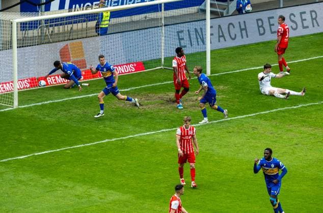 FUSSBALL REGIONALLIGA NORDOST 34. SPIELTAG FC CARL ZEISS JENA - FC ROT WEISS ERFURT ** NUR FÜR REDAKTIONELLE ZWECKE ** EDITORIAL USE ONLY **<p>16 05 2026-Jena: Fussball Regionalliga Nordost 34. Spieltag Saison 2025-2026 Ernst-Abbe-Sportfeld FC Carl Zeiss Jena - FC Rot Weiss Erfurt im Foto: Moritz Fritz 23 (FC Carl Zeiss Jena) jubelt nach dem 2:0. ( Deutschland Thueringen Jena Copyright: SaschaxFromm