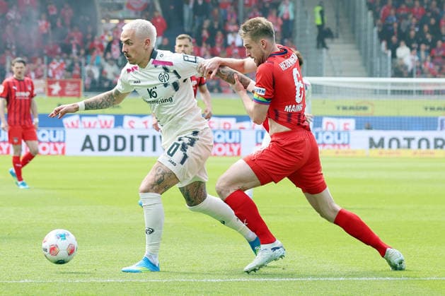 16.05.2026, xrekx, Fussball 1.Bundesliga, 1.FC Heidenheim - FSV Mainz 05 v.l. Phillip Tietz (1.FSV Mainz 05) Patrick Mainka (1.FC Heidenheim 1846) Zweikampf, Aktion, action, battle for the ball (DFL DFB REGULATIONS PROHIBIT ANY USE OF PHOTOGRAPHS as IMAGE SEQUENCES and or QUASI-VIDEO) Heidenheim