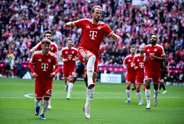 16.05.2026, xemx, Fussball 1.Bundesliga, FC Bayern Muenchen - 1.FC Köln v.l. Harry Kane (FC Bayern Muenchen) Jubel, Torjubel, celebrate the goal, jubelt ueber das Tor zum 2:0 (DFL DFB REGULATIONS PROHIBIT ANY USE OF PHOTOGRAPHS as IMAGE SEQUENCES and or QUASI-VIDEO) Muenchen