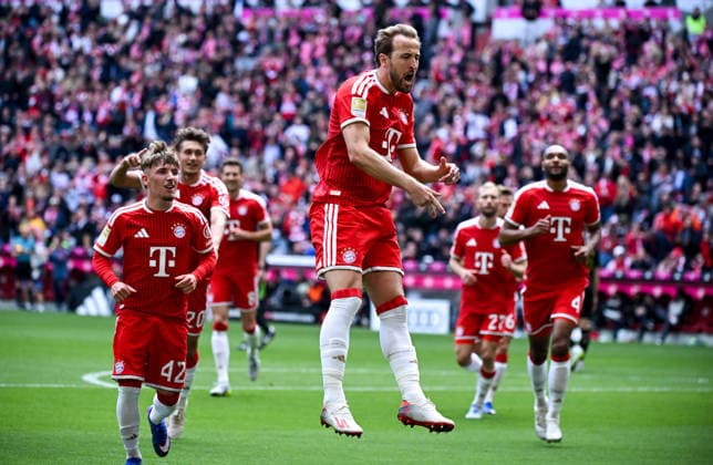 16.05.2026, xemx, Fussball 1.Bundesliga, FC Bayern Muenchen - 1.FC Köln v.l. Harry Kane (FC Bayern Muenchen) Jubel, Torjubel, celebrate the goal, jubelt ueber das Tor zum 2:0 (DFL DFB REGULATIONS PROHIBIT ANY USE OF PHOTOGRAPHS as IMAGE SEQUENCES and or QUASI-VIDEO) Muenchen