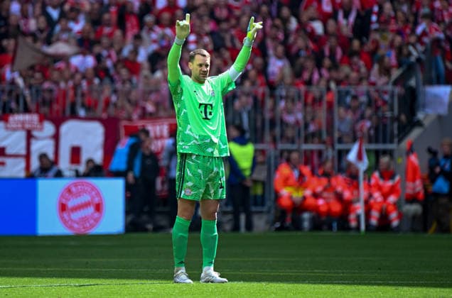 16.05.2026, xemx, Fussball 1.Bundesliga, FC Bayern Muenchen - 1.FC Köln v.l. Manuel Neuer (FC Bayern Muenchen) Aktion, Einzelaktion, Einzelbild, Freisteller, Ganzkoerperaufnahme, ganze Figur (DFL DFB REGULATIONS PROHIBIT ANY USE OF PHOTOGRAPHS as IMAGE SEQUENCES and or QUASI-VIDEO) Muenchen
