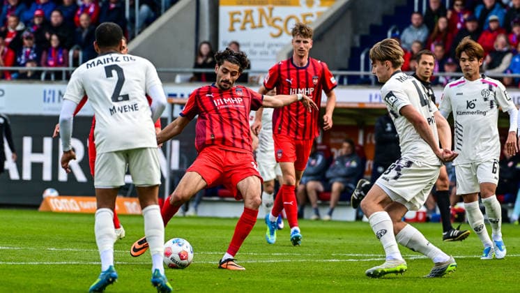 GER, 1. FBL, 1. FC Heidenheim vs 1. FSV Mainz 05 16.05.2026, Voith-Arena, Heidenheim, GER, 1. FBL, 1. FC Heidenheim vs 1. FSV Mainz 05, im Bild Heidenheimer Torchance durch Eren Dinkci (Heidenheim, 8)
