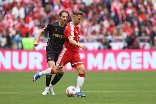 Joshua Kimmich (FC Bayern München) und Jakub Kaminski (1. FC Köln) im Zweikampf waehrend des Spiels der Bundesliga zwischen FC Bayern München und 1. FC Köln, Allianz Arena am 16. May 2026 in München, Deutschland. (Foto von Oliver Kaelke DeFodi Images) +++ Joshua Kimmich (FC Bayern München) und Jakub Kaminski (1. FC Köln) battle for the ball during the Bundesliga match between FC Bayern München and 1. FC Köln at Allianz Arena on May 16, 2026 in München, Germany. (Photo by Oliver Kaelke DeFodi Images) DFL regulations prohibit any use of photographs as image sequences and or quasi-video. (Photo by Oliver Kaelke DeFodi Images) -