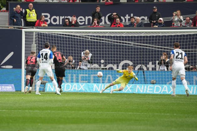 Deutschland: Fußball 1. Bundesliga 2025 - 2026, 34. Spieltag Bayer 04 Leverkusen vs Hamburger SV - BayArena: Patrik Schick (Bayer 04 Leverkusen, 14) verschießt Elfmeter Copyright: xMijoxLubecx