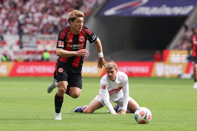 2026.05.16 xjfx Fussball 1. Bundesliga 34.Spieltag Eintracht Frankfurt - VFB Stuttgart v.l., Ritsu Doan (Eintracht Frankfurt) in aktion, in action, am Boden, Maximilian Mittelstaedt (VFB Stuttgart) (DFL DFB REGULATIONS PROHIBIT ANY USE OF PHOTOGRAPHS as IMAGE SEQUENCES and or QUASI-VIDEO) Copyright: JoaquimxFerreira