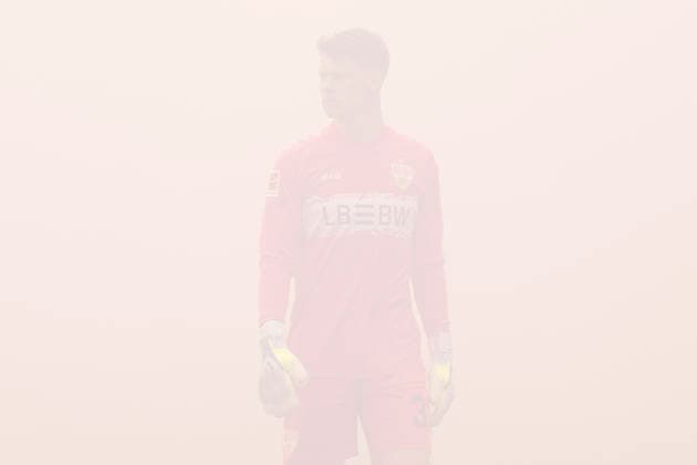 1. Fussball Bundesliga: Eintracht Frankfurt - VfB Stuttgart, 16.05.2026 Alexander Nübel (VfB Stuttgart 33) im Frankfuter Nebel, Freisteller, Portrait Porträt, Eintracht Frankfurt - VfB Stuttgart, Frankfurt, Deutsche Bank Park, 16.5.2026 Copyright: xBEAUTIFULxSPORTS Gawlikx