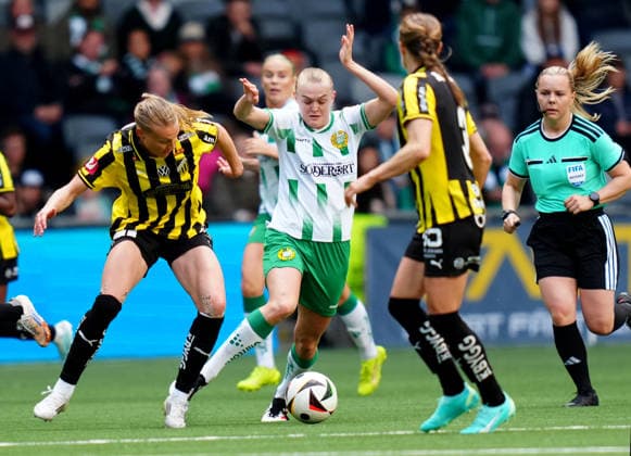 STOCKHOLM, SVERIGE 20260516 Häckens Stine Sandbech och Hammarbys Elin Ahgren Sorum under lördagens finalmatch i Svenska cupen mellan Hammarby IF och BK Häcken FF pa 3Arena. STOCKHOLM SVERIGE x10658x