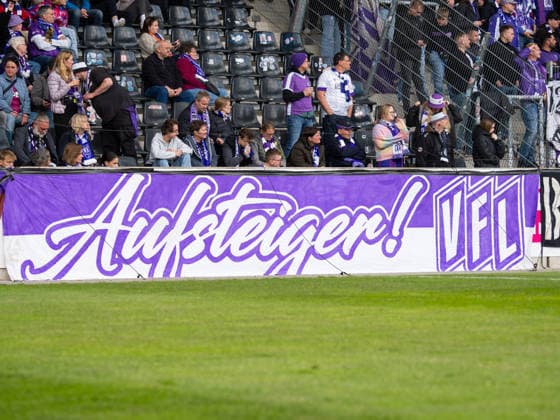 Banner mit Aufschrift Aufsteiger VFL GER, VfB Stuttgart II vs. VfL Osnabrueck, Fussball, 3. Bundesliga, 38. Spieltag, Spielzeit 2025 2026, 16.05.2026 GER, VfB Stuttgart II vs. VfL Osnabrueck, Fussball, 3. Bundesliga, 38. Spieltag, Spielzeit 2025 2026, 16.05.2026 Aspach Copyright: xEibner-Pressefoto CarstenxSchwerx EP_CSG