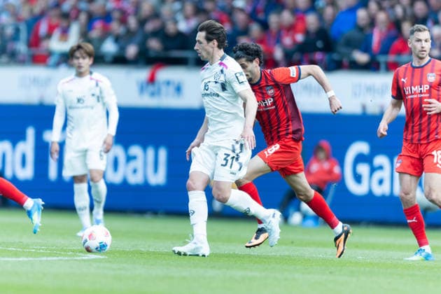 Heidenheim, Deutschland 16. Mai 2026: 1. BL - 2025 2026 - Sp. 34 - 1. FC Heidenheim 1846 gegen 1. FSV Mainz 05 Im Bild: v. li. im Zweikampf Dominik Kohr (FSV) und Eren Dinkci (FCH) DFL regulations prohibit any use of photographs as image sequences and or quasi-video. Copyright: xFotostandx xStiebertx