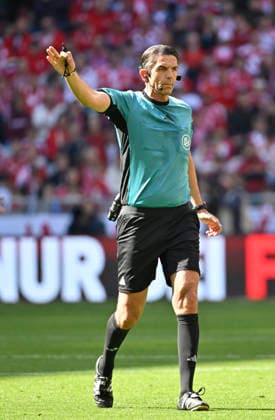 Schiedsrichter Referee Deniz Aytekin Gestik Geste FC Bayern Muenchen FCB vs 1. FC Koeln 16.05.2026 DFL REGULATIONS PROHIBIT ANY USE OF PHOTOGRAPHS AS IMAGE SEQUENCES AND OR QUASI-VIDEO FC Bayern Muenchen FCB vs 1. FC Koeln